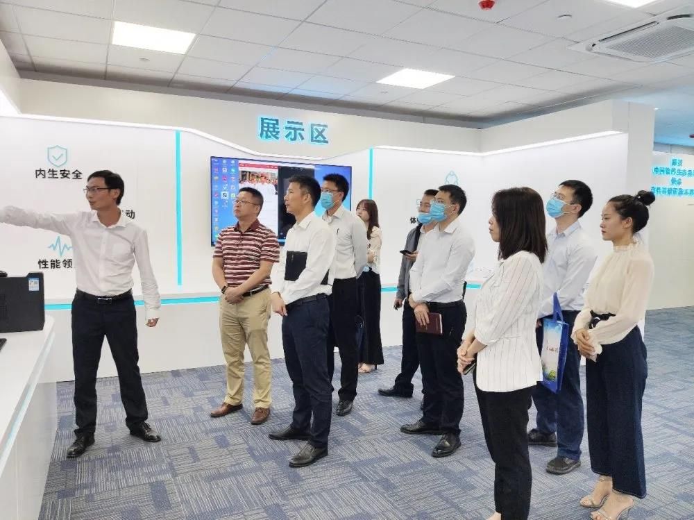 黄埔区政府办领导赴麒麟软件调研