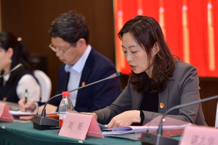 麒麟软件第一次党员大会胜利召开！