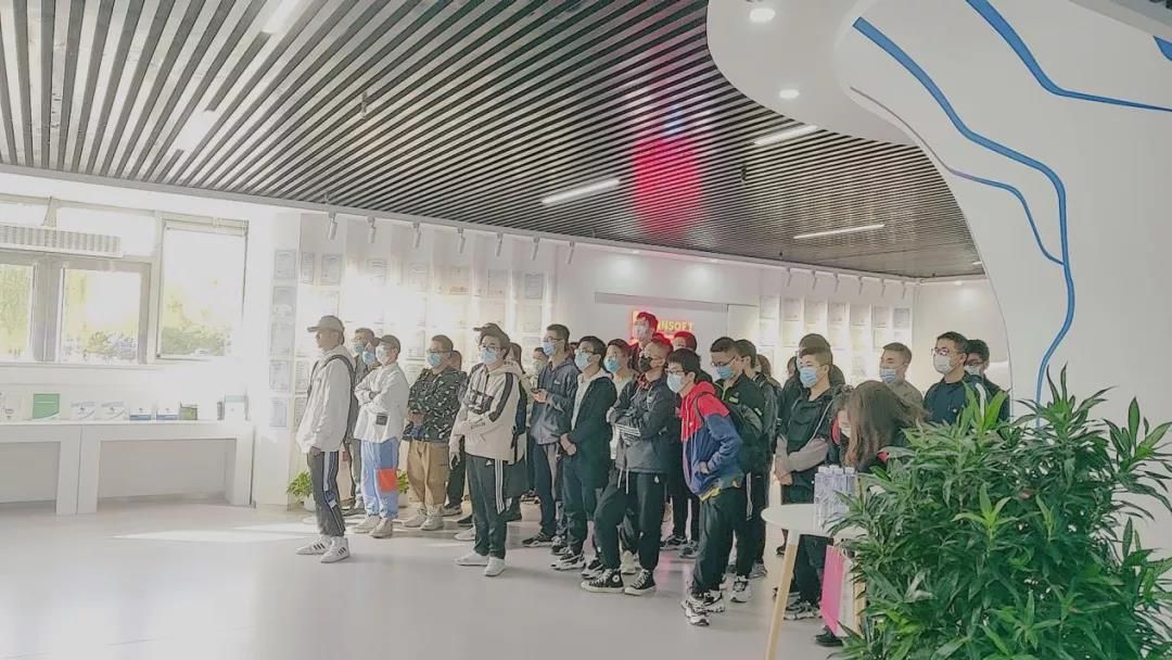 校企合作进行时！南开大学师生参观麒麟软件