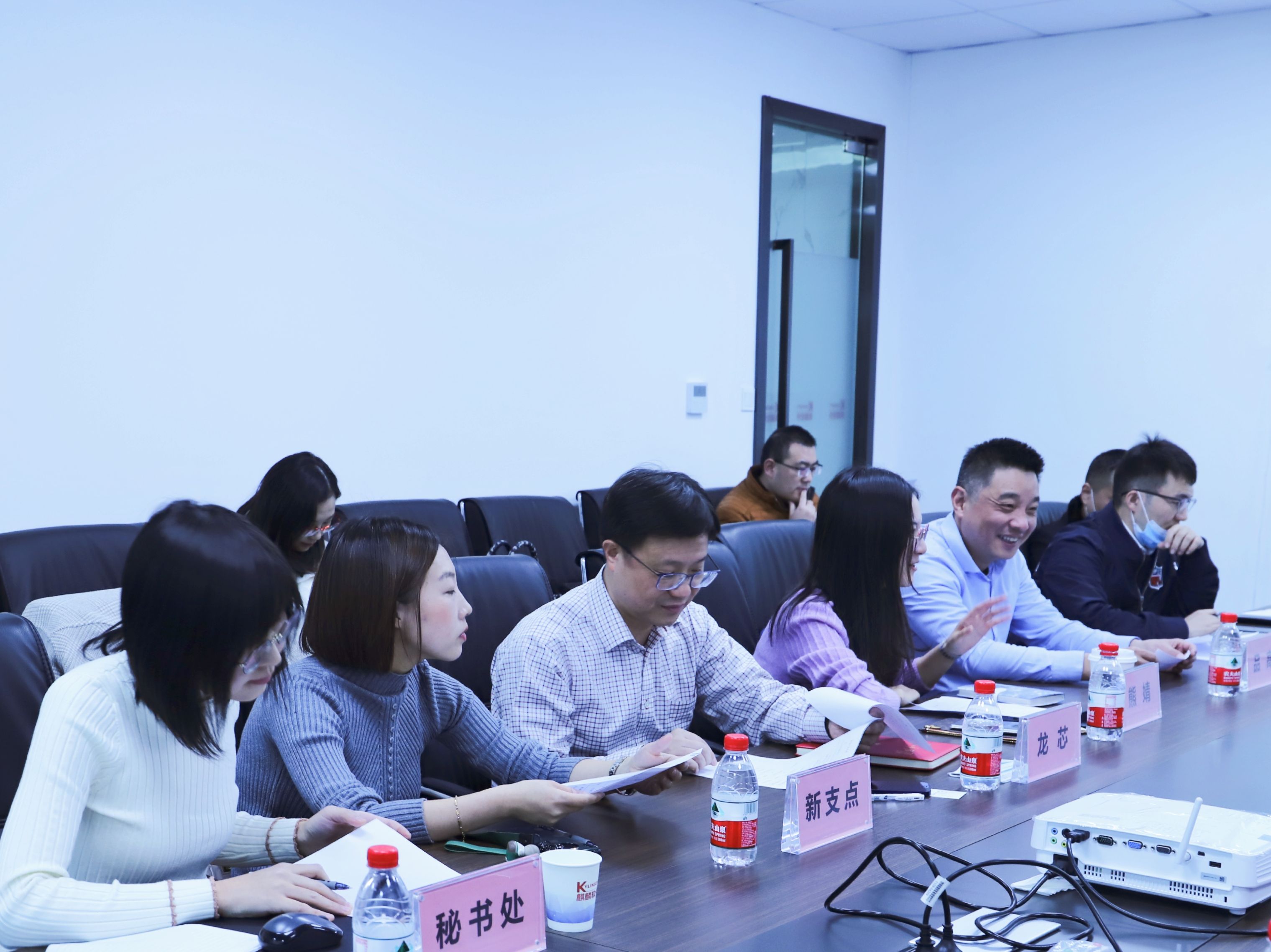 信创攻坚，协同共进！广州市信创联盟深入麒麟软件进行调研